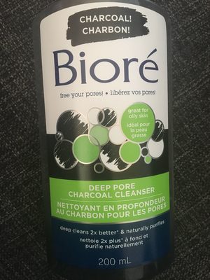 Nettoyant en profondeur au charbon pour les pores