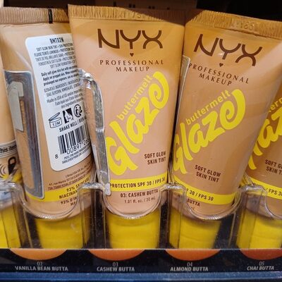 NYX Professional Makeup Buttermelt Glaze 3 Cashew Butta Skin Tint