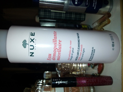 Eau démaquillante micellaire