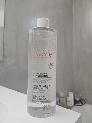 Eau micellaire démaquillante