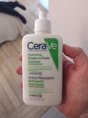Hydrating cream-to-foam cleanser