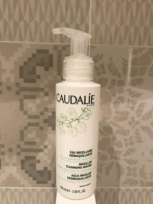 Eau micellaire démaquillante
