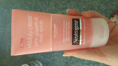 pink grapefruit daily scrub