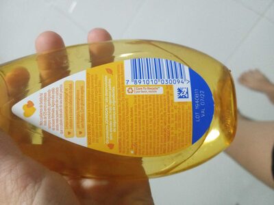 baby shampoo