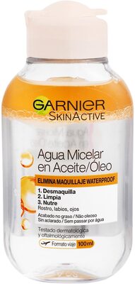 Agua micelar en aceite