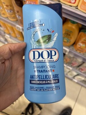 Shampooing traitant antipelliculaire