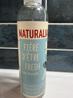 Eau micellaire demaquillante