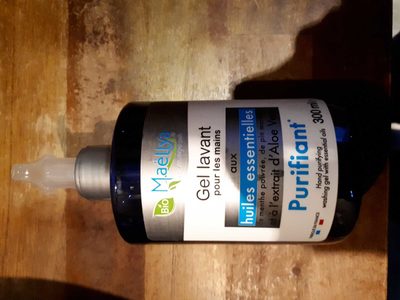 Gel lavant pour les mains aux huiles essentielles de menthe poivrée, de pin maritime et à  l'extrait d'aloe vera