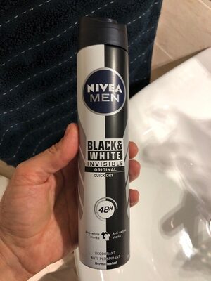Desodorante invisible Black & White Men antitranspirante