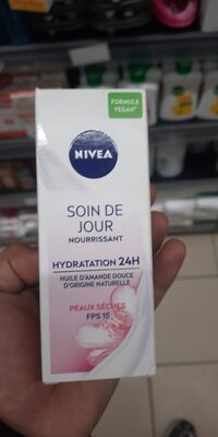 NIVEA Voedende Dagcrème met SPF15