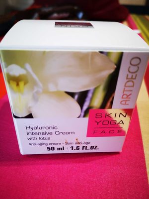 Hyaluronic intensive cream with lotus
