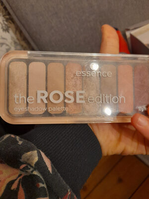 Essence The Rose Edition 20 Lovely in Rose Eyeshadow Palette