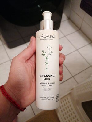 Cleansing milk