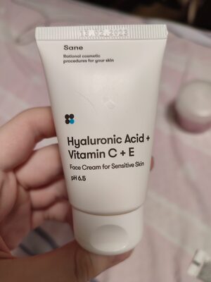 Hyaluronic Acid + Vitamine C + E