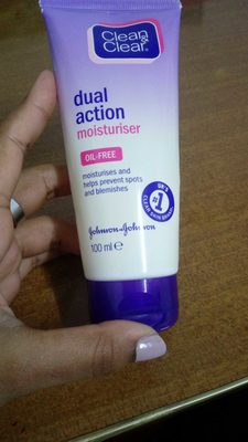 Clean & Clear Dual Action Moisturiser