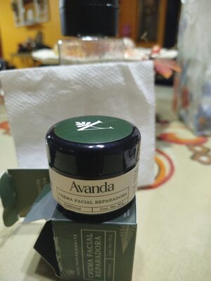 Crema facial reparadora