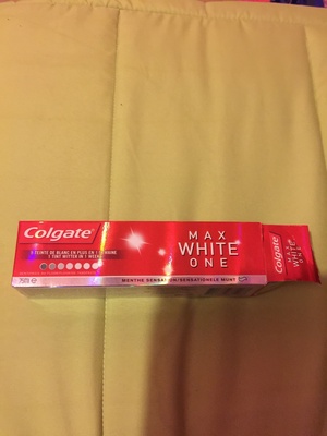 Colgate Max white one