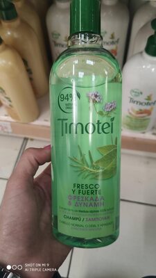 Champú fresco y fuerte