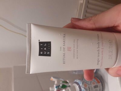 Magic touch body cream
