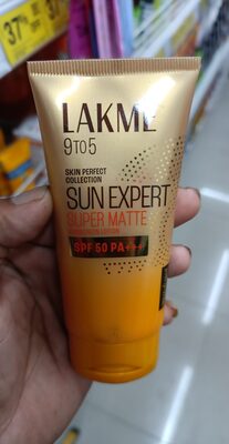 Lakme 9To5 Sun Expert Sunscreen Lotion