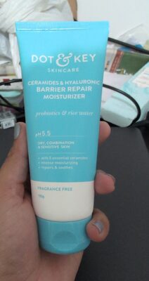 Ceramides and hyalyronic skin barier repair face cream